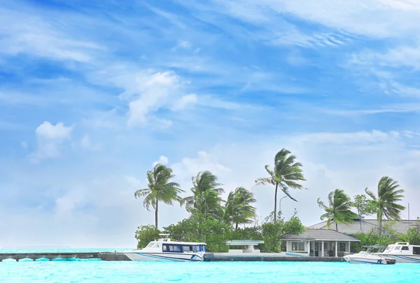 Modern tekneler ile yatak 