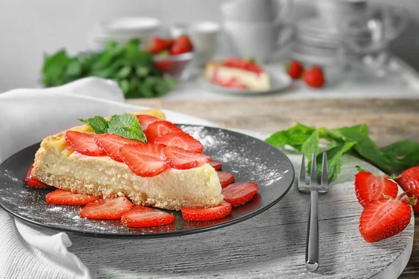 Leckerer Erdbeerkuchen — Stockfoto