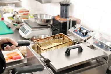 patates kızartması hazırlama Şef