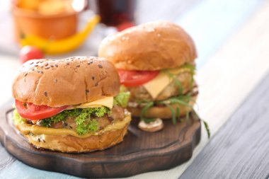 İki hindi burger