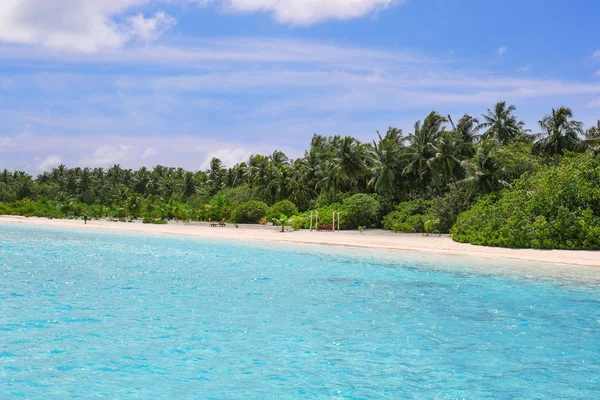 Beach at tropical resort — Stock Photo, Image