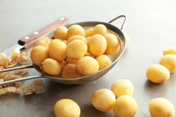 Syrové brambory organické — Stock fotografie