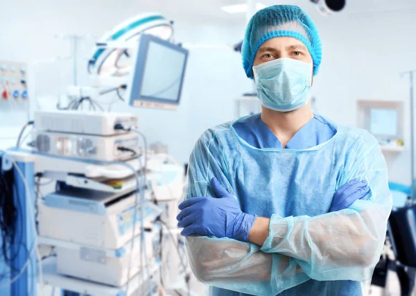 Surgeon at modern operating room — Stock Photo, Image