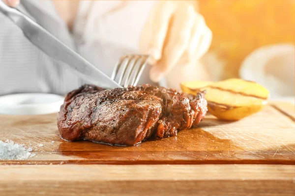 Delicious grilled steak — Stock Photo, Image