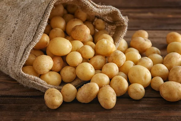Rohe Bio-Kartoffel — Stockfoto