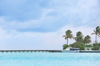 Modern tekne ile yatak 