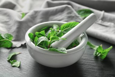 Taze Melisa yaprakları 