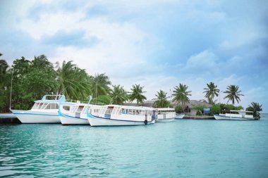 Modern tekneler ile yatak 