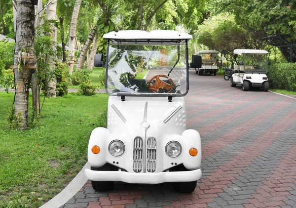 Moderno buggy en el resort — Foto de Stock