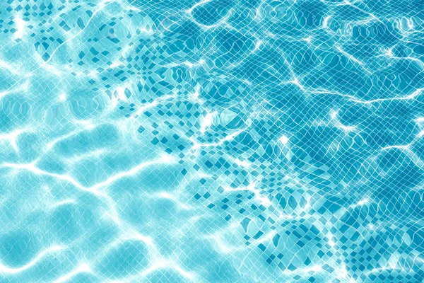 Yüzme havuzunda su