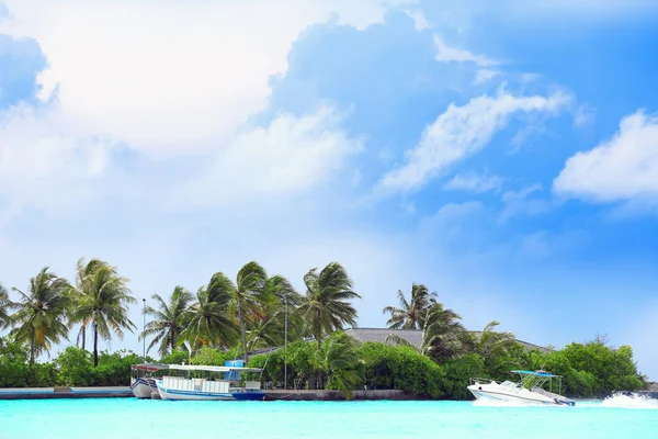 Modern tekneler ile yatak 