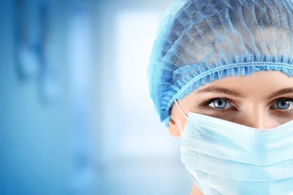 Surgeon at hospital corridor, closeup — Stock Photo, Image