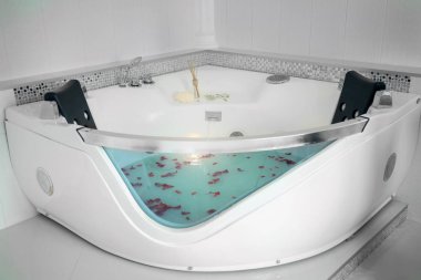 Jakuzi banyo spa merkezi
