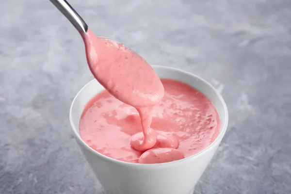 Zelfgemaakte strawberry yoghurt — Stockfoto