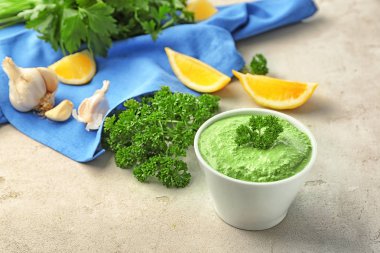 Lezzetli yoğurt sos