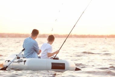 Baba ve oğul Balık tutma 