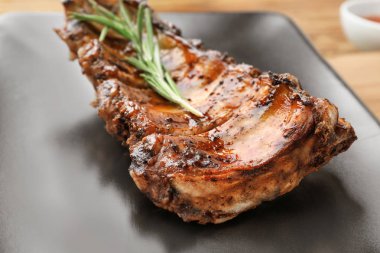 Lezzetli domuz kaburga