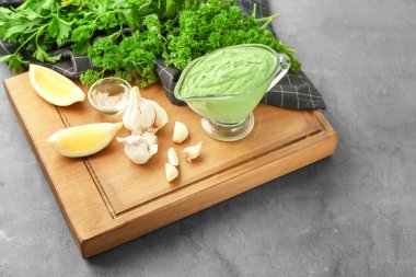 Lezzetli yoğurt sos