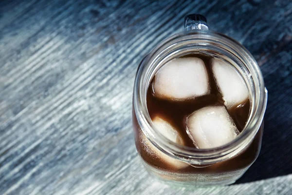 Mason jar dengan kopi dingin — Stok Foto