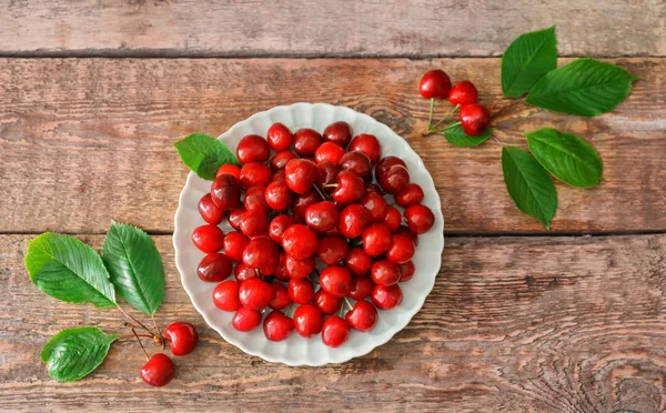 Cerezas frescas maduras — Foto de Stock