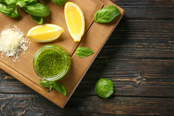 Köstliche Sauce im Glas — Stockfoto