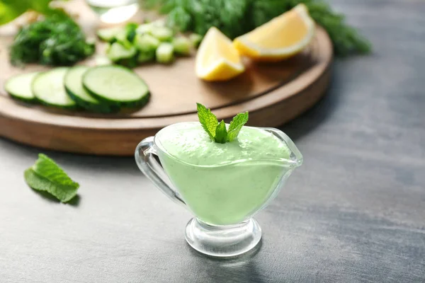 Lezzetli yoğurt sos 