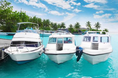 Modern tekne tropikal tatil