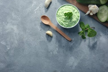 Lezzetli yoğurt sos 