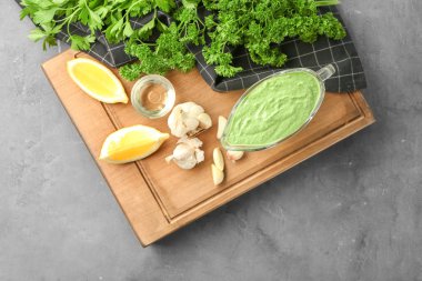 Lezzetli yoğurt sos