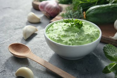 Lezzetli yoğurt sos 