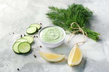 Lezzetli yoğurt sos 