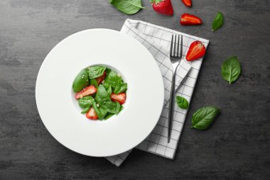 Ispanak yaprakları salata 