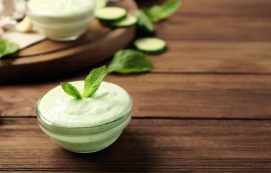 Lezzetli yoğurt sos 