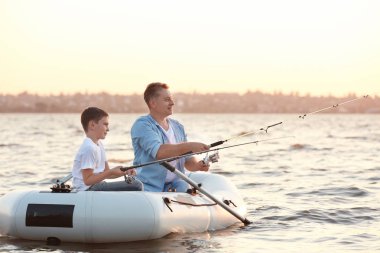 Baba ve oğul Balık tutma 