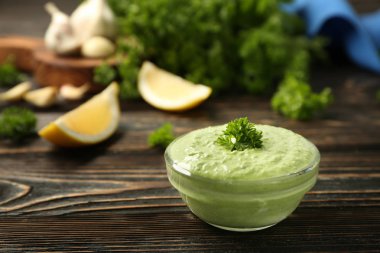 Lezzetli yoğurt sos