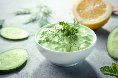 Lezzetli yoğurt sos 