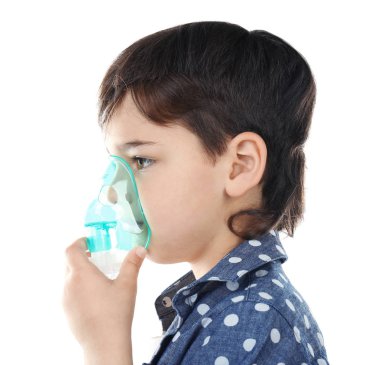 Çocuk astım makine kullanarak