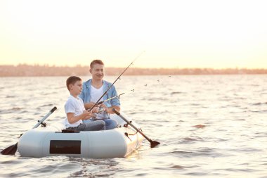 Baba ve oğul Balık tutma 