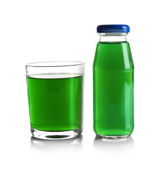 ボトルとおいしいジュース ガラス — ストック写真
