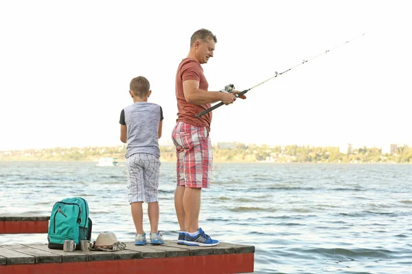 Táta a syn rybaření — Stock fotografie