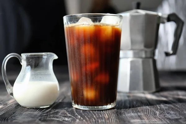 Vidro com café frio brew — Fotografia de Stock
