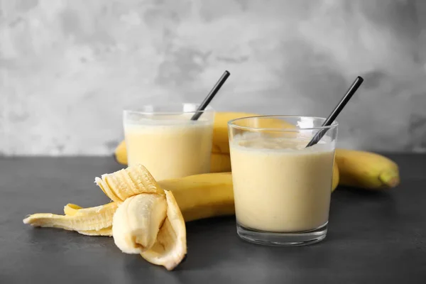 Läcker banan smoothie — Stockfoto