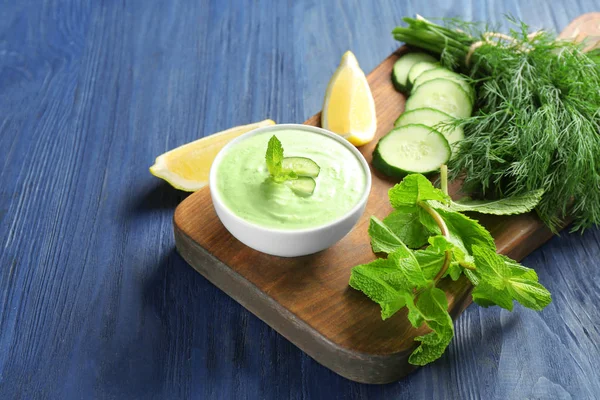 Lezzetli yoğurt sos 