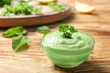 Lezzetli yoğurt sos 