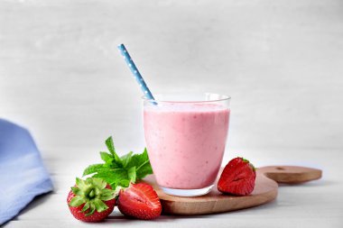 çilek ev yapımı güler yüzlü