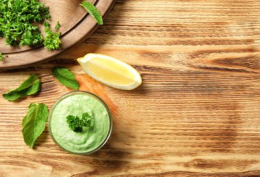 Lezzetli yoğurt sos 