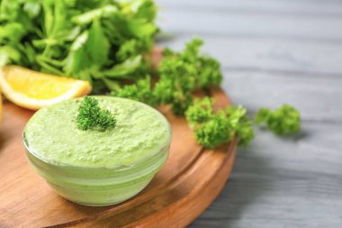 Lezzetli yoğurt sos 