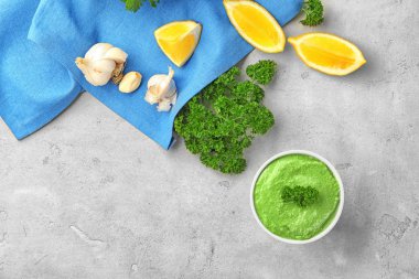 Lezzetli yoğurt sos