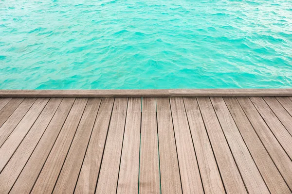 Ponton drewniane w sea resort — Zdjęcie stockowe