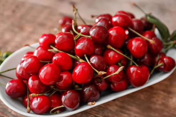 Cerezas frescas maduras — Foto de Stock